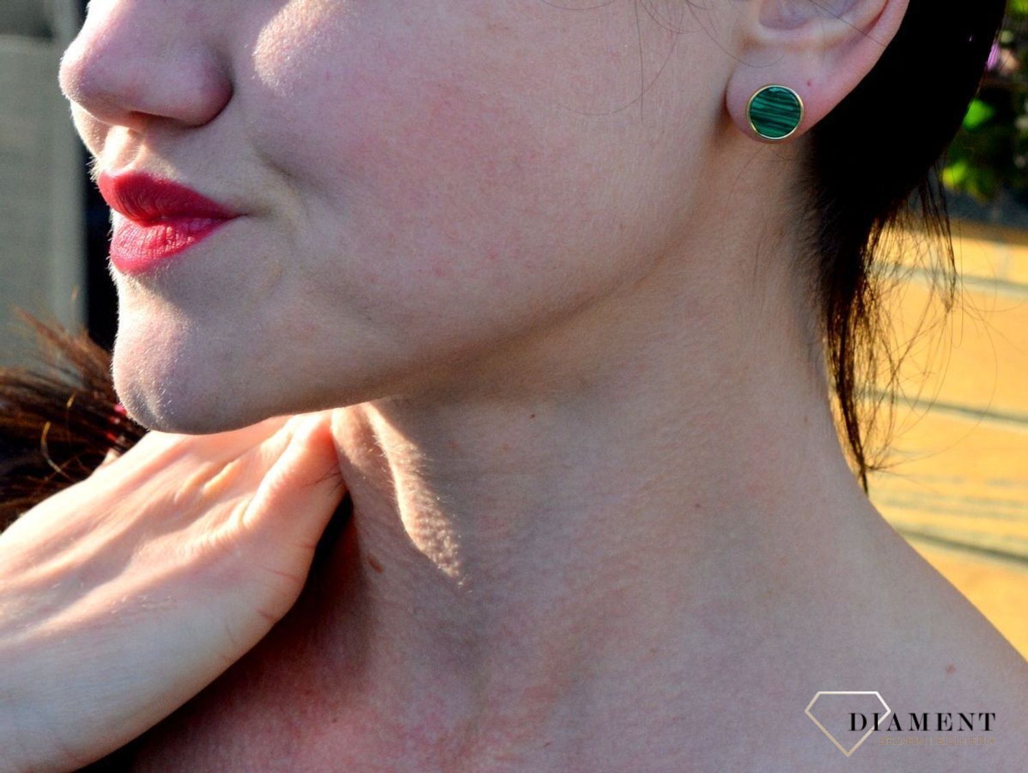 Kolczyki srebrne pozłacane monetki z malachitem DZK393 MAL Z. Biżuteria zaprojektowana i wykonana 100 w Polsce w naszej  pracowni w Gdyni. Kolczyki damskie z kamieniem malachit..jpg